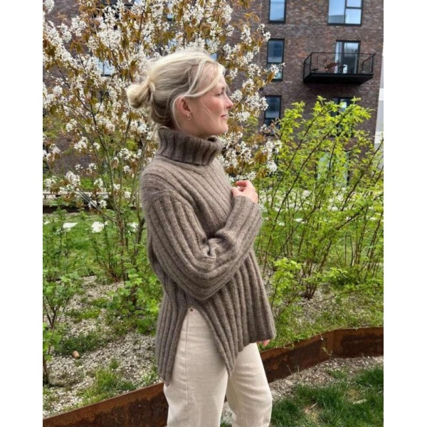 Hazel sweater